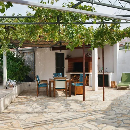 Luxurioeses Haus Direkt Am Strand, Grosse Terrasse, Pool * Sutomiscica