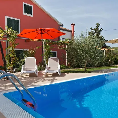 Dom wakacyjny Luxurioeses Haus Direkt Am Strand, Grosse Terrasse, Pool *