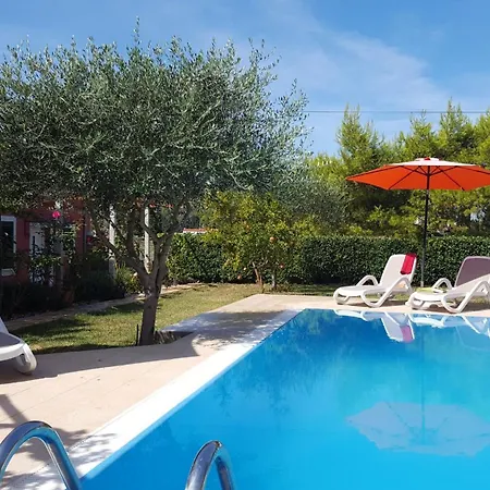Luxurioeses Haus Direkt Am Strand, Grosse Terrasse, Pool * Sutomiscica
